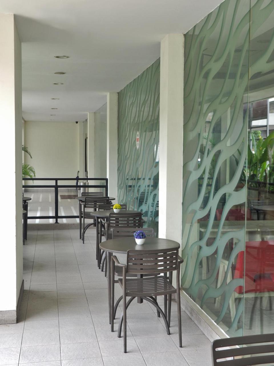 D'Primahotel Itc Mangga Dua Джакарта Экстерьер фото